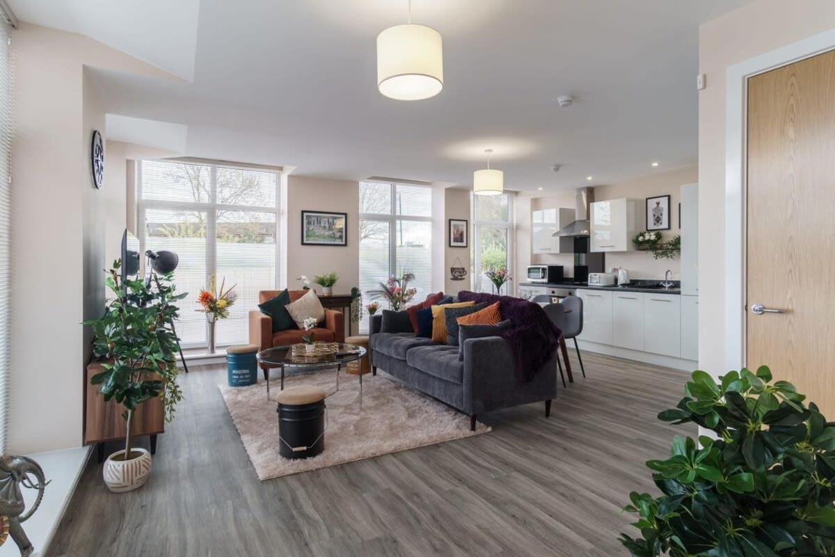 2 Bedroom Modern Apartment In Manchester Exterior photo